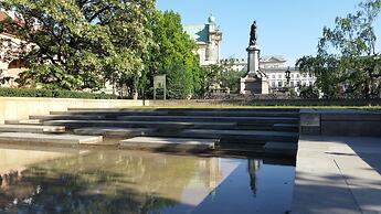 Old Town Art Apartment