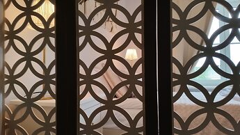 Old Town Art Apartment