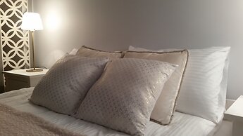 Old Town Art Apartment