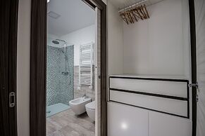 HOMIQUO - Royal Suite Como Lake