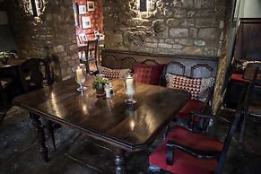 The Howard Arms