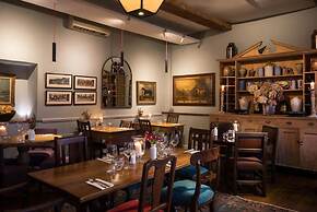 The Howard Arms