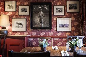 The Howard Arms