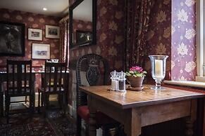 The Howard Arms