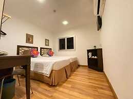 Queenspark Lovita Hotel