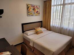 Queenspark Lovita Hotel