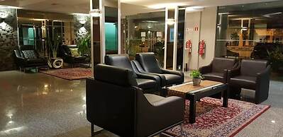 Queenspark Lovita Hotel