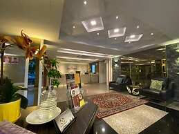 Queenspark Lovita Hotel