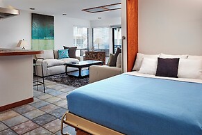 Seaport Village Inn Avalon