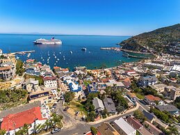 Seaport Village Inn Avalon