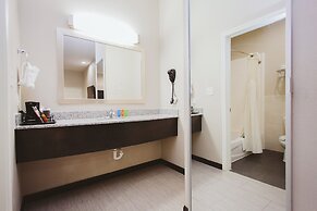 Americas Best Value Inn and Suites IAH Airport North