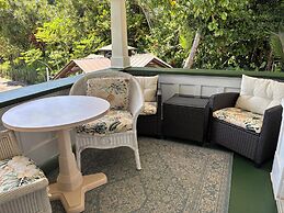 Hilo Bay Oceanfront B&B