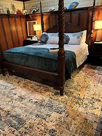 Hilo Bay Oceanfront B&B