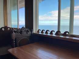 Hilo Bay Oceanfront B&B