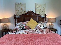 Hilo Bay Oceanfront B&B