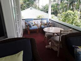 Hilo Bay Oceanfront B&B
