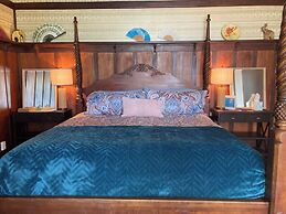Hilo Bay Oceanfront B&B