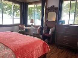 Hilo Bay Oceanfront B&B
