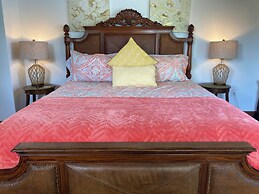 Hilo Bay Oceanfront B&B