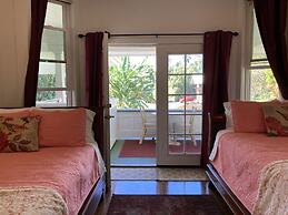 Hilo Bay Oceanfront B&B