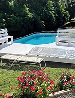 Hilo Bay Oceanfront B&B