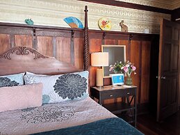 Hilo Bay Oceanfront B&B