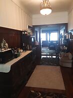 Hilo Bay Oceanfront B&B