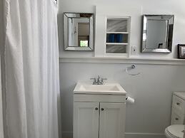 Hilo Bay Oceanfront B&B