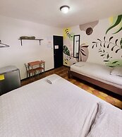 Casa Pura Vida Surf Hostel