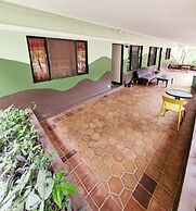 Casa Pura Vida Surf Hostel