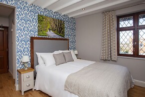 Woodborough Inn