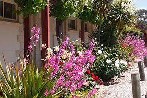 Inglewood Motel and Caravan Park