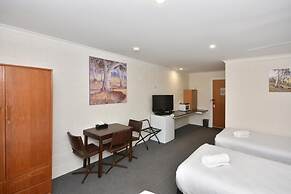 Inglewood Motel and Caravan Park