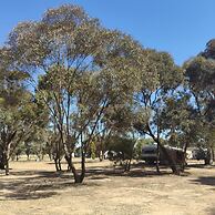Inglewood Motel and Caravan Park