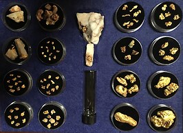 Inglewood Motel and Caravan Park