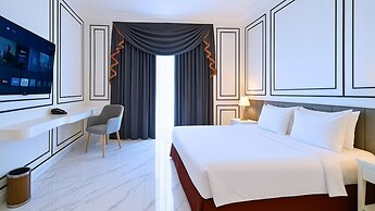 The Grantage Hotel & Sky Lounge