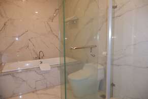 The Grantage Hotel & Sky Lounge