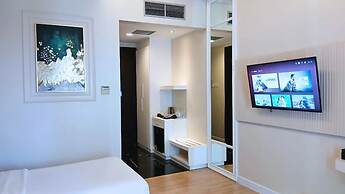 The Grantage Hotel & Sky Lounge