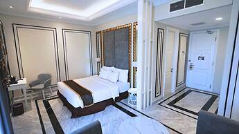 The Grantage Hotel & Sky Lounge