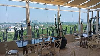 The Grantage Hotel & Sky Lounge