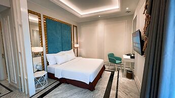 The Grantage Hotel & Sky Lounge