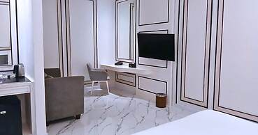 The Grantage Hotel & Sky Lounge