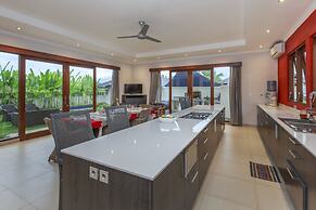 Solo Villas and Retreat