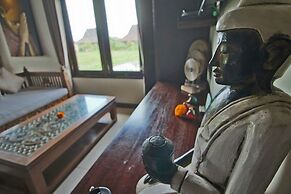 Solo Villas and Retreat