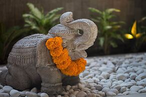 Solo Villas and Retreat