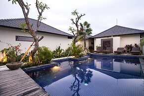 Solo Villas and Retreat