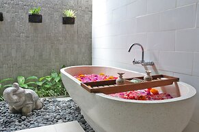 Solo Villas and Retreat