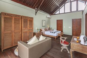 Solo Villas and Retreat