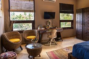 Solo Villas and Retreat