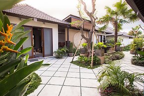 Solo Villas and Retreat